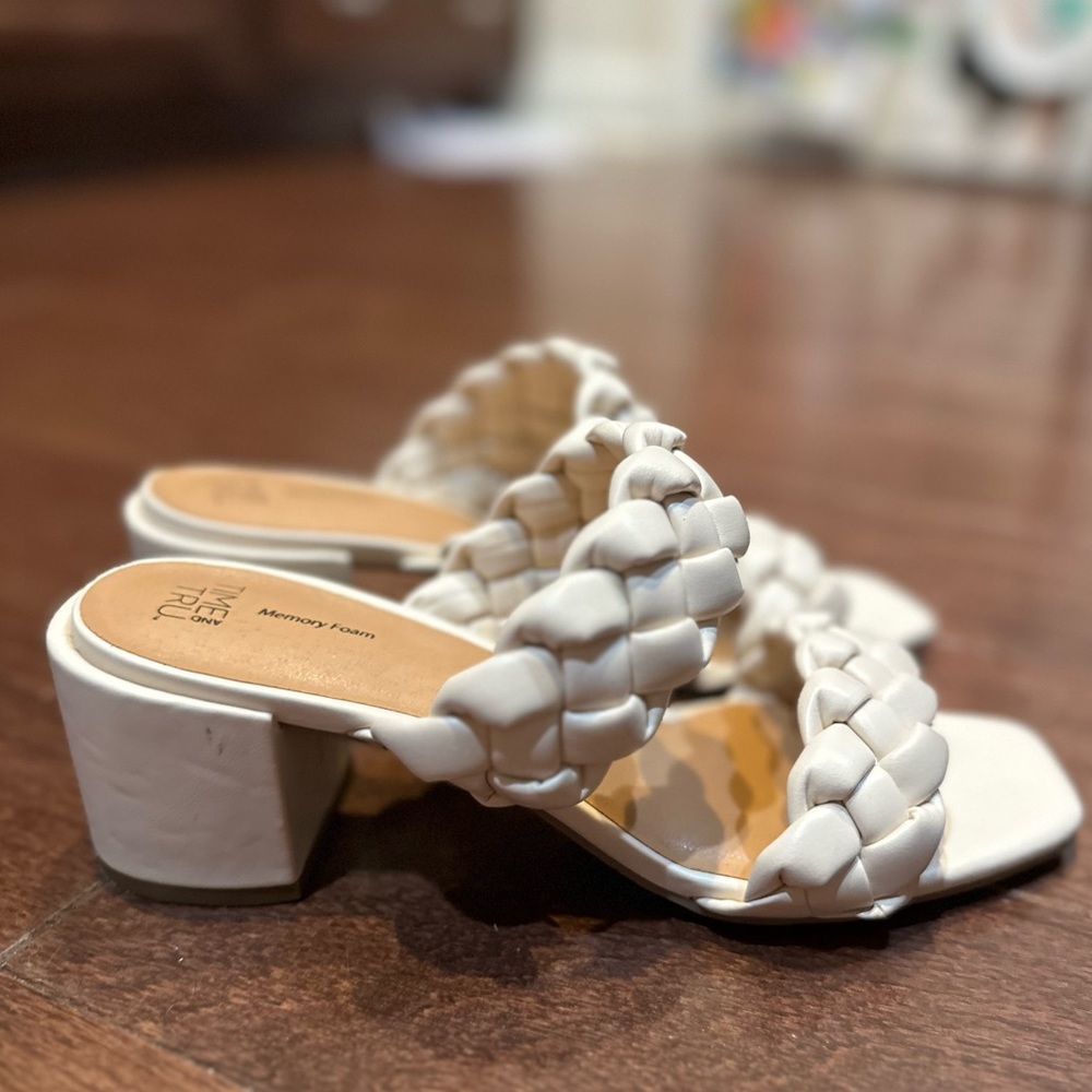Time and Tru Bone Colored Sandals Memory Foam High Heel Size 7.5